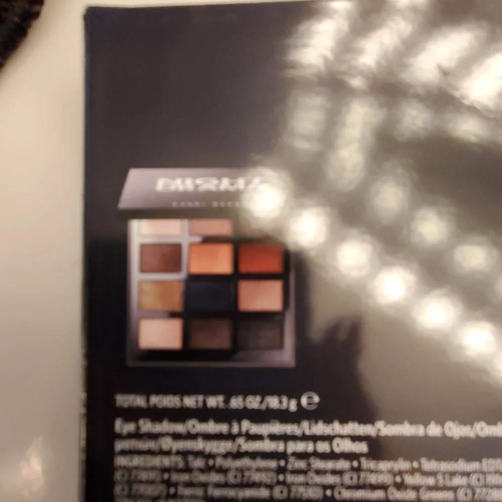 Bobbie brown will include brush